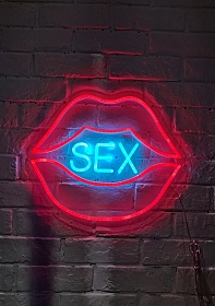 Lips - LED Neon Sign